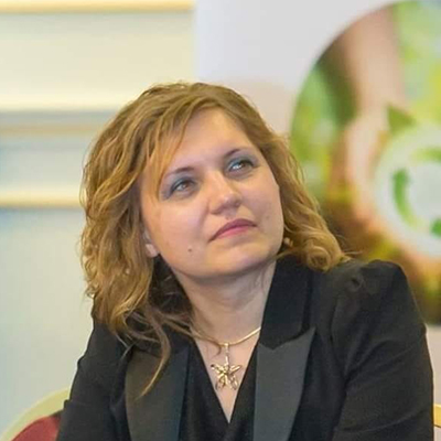 Cristina Trefaș